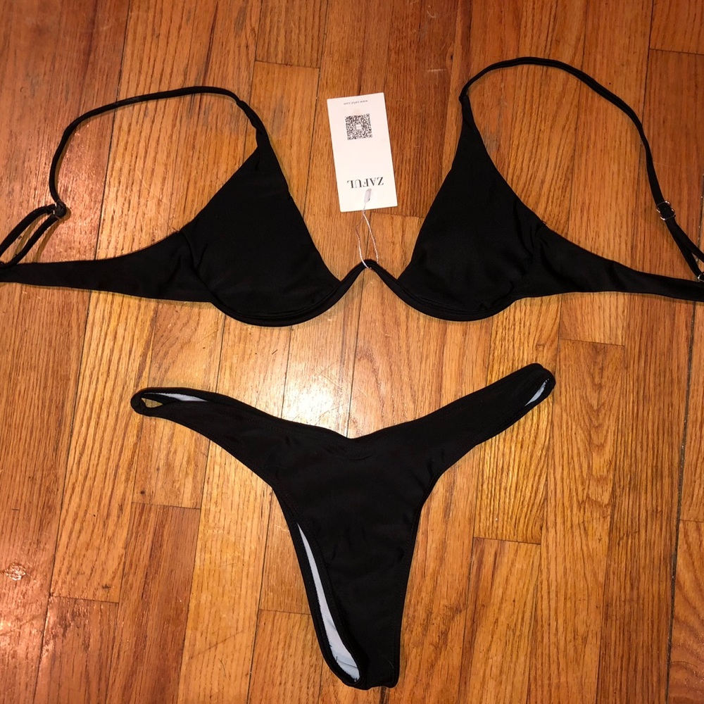 SOLD Brand New Zaful Plunge Bikini! - Picture 2 of 3